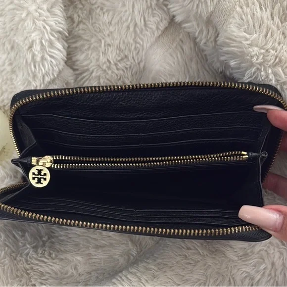 Tory Burch Black and Gold Wallet - Picture 3 of 4
